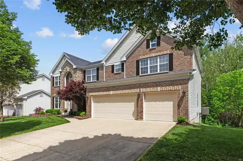 13113 Bellerive Farm Dr, Creve Coeur, MO 63141