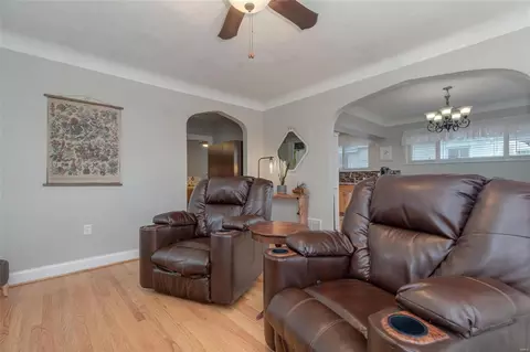 6006 Heege Rd, Affton, MO 63123 photo 4