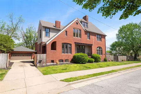 2037 Geyer Ave, Saint Louis, MO 63104