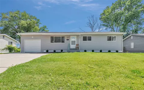 4 Saint Violet Dr, Saint Peters, MO 63376