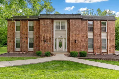 2758 Blackforest Dr #D, Saint Louis, MO 63129