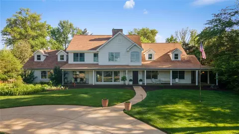 12824 Mason Manor Rd, Creve Coeur, MO 63141