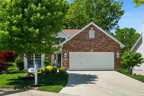 1303 Redwood View Ct, Saint Louis, MO 63146