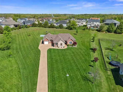 321 Pioneer Ridge Dr, Wentzville, MO 63385