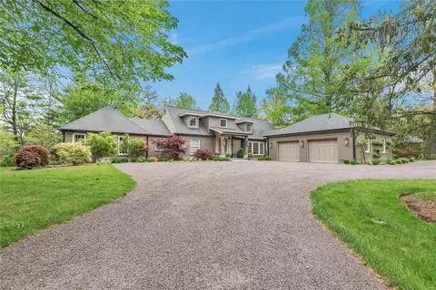 9435 Ladue Rd, Saint Louis, MO 63124