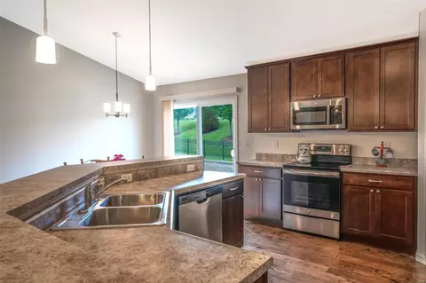 Kitchen - 5330 Trailhead Ct, Eureka, MO 63025 photo 4 of 4