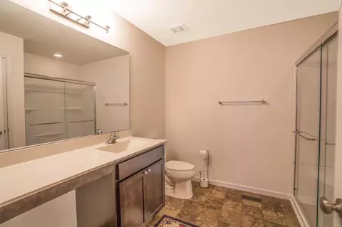 Bath - 5330 Trailhead Ct, Eureka, MO 63025 photo 1 of 3