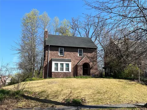 6029 W Cabanne Pl, Saint Louis, MO 63112