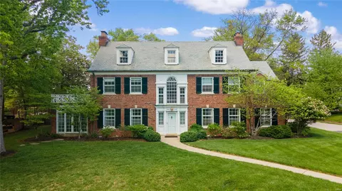 303 W Jackson Rd, Webster Groves, MO 63119