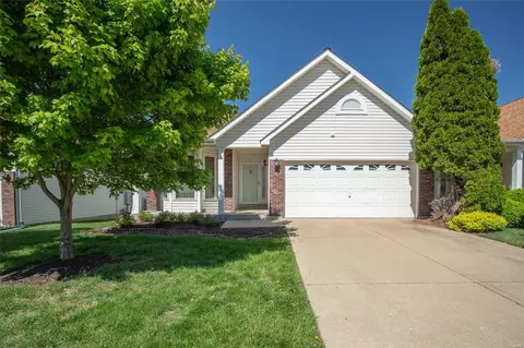 3 Green Park Ln #1A, O'fallon, MO 63366