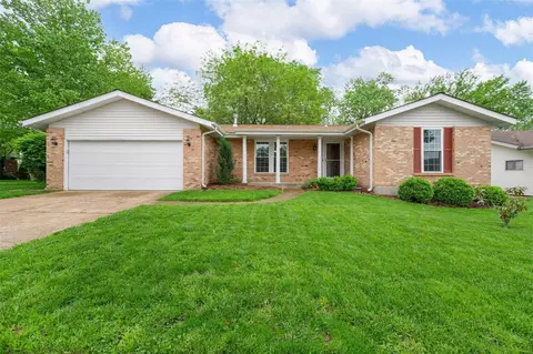 2934 Flower Ln, Saint Louis, MO 63129