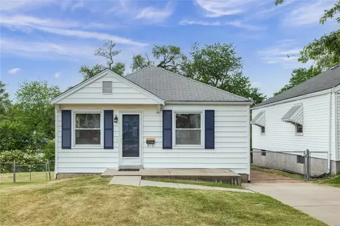 1351 Fairmount Ct, Saint Louis, MO 63139