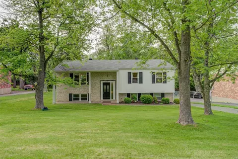 1006 Carole Ln, Ellisville, MO 63021