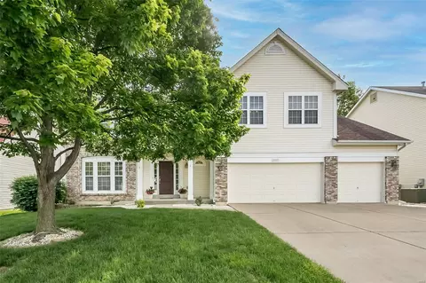 2015 Lunenburg Dr, Saint Peters, MO 63376