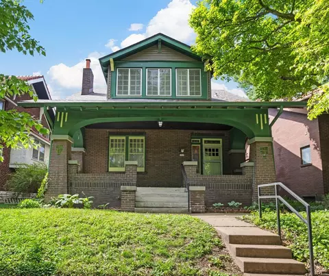 4042 Magnolia Pl, Saint Louis, MO 63110