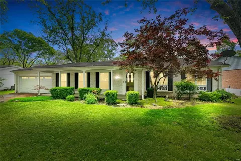 13160 Strawberry Way, Saint Louis, MO 63146