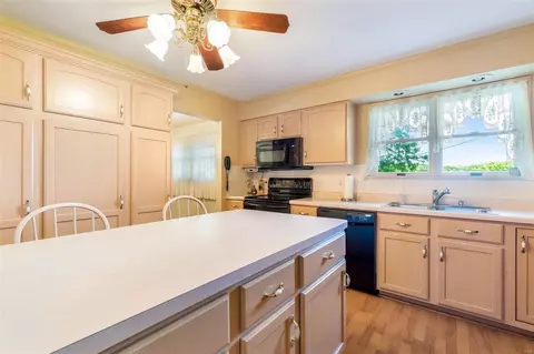 11258 Gravois Rd, Sappington, MO 63126 photo 3