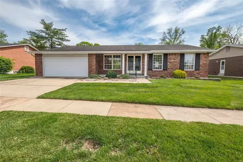 2654 Victron Dr, Saint Louis, MO 63129