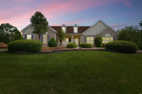 5413 Gareth Dr, Weldon Spring, MO 63304
