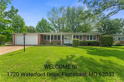 1720 Waterford Dr, Florissant, MO 63033