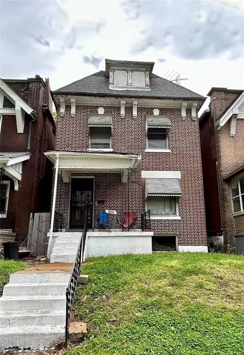 3122 N Taylor Ave, Saint Louis, MO 63115