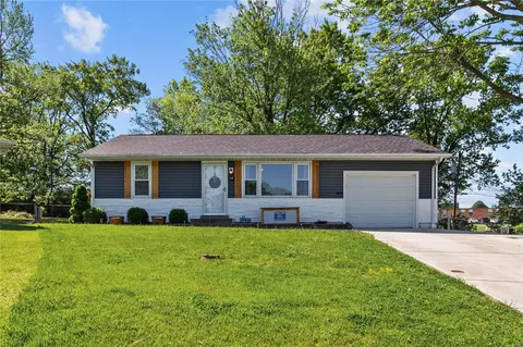 14 Daniel Dr, O'fallon, MO 63366