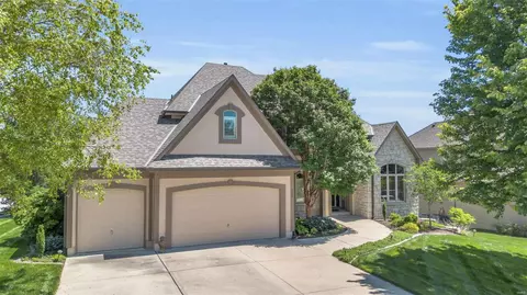 1557 NE Woodland Shores Way, Lees Summit, MO 64086