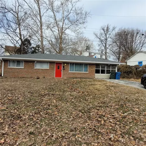 1241 Hawthorne Pl, Saint Louis, MO 63117
