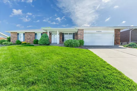 3204 Tally Ho Dr, Saint Charles, MO 63301