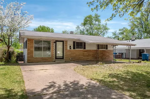 10436 Durness Dr, Saint Louis, MO 63137