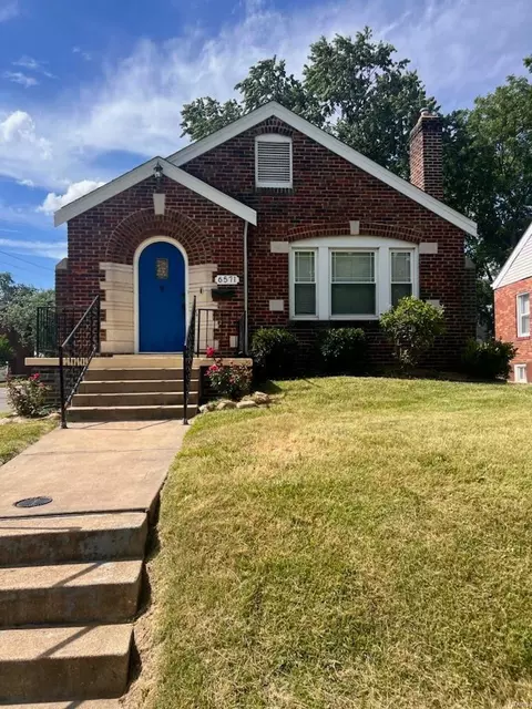 6571 Plymouth Ave, Saint Louis, MO 63130