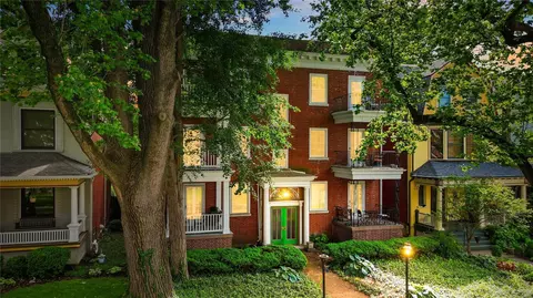 4530 Mcpherson Ave #1W, Saint Louis, MO 63108