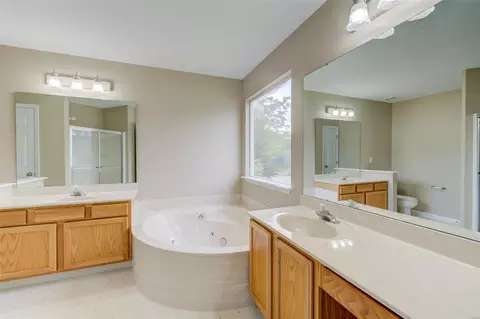 Bath - 20 Hampton Winds Ln, O'fallon, MO 63368 photo 1 of 4
