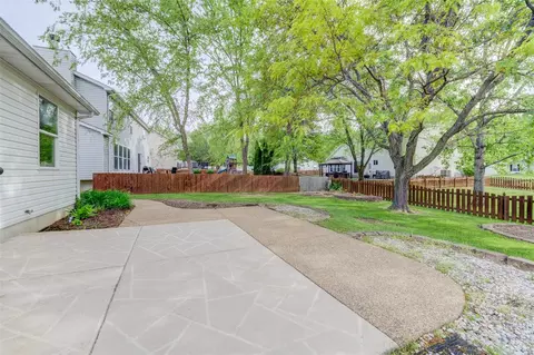 Exterior - 20 Hampton Winds Ln, O'fallon, MO 63368 photo 4 of 10