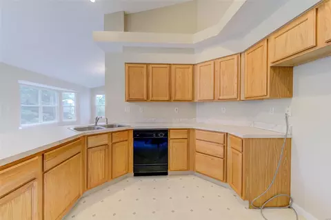 Kitchen - 20 Hampton Winds Ln, O'fallon, MO 63368 photo 4 of 4