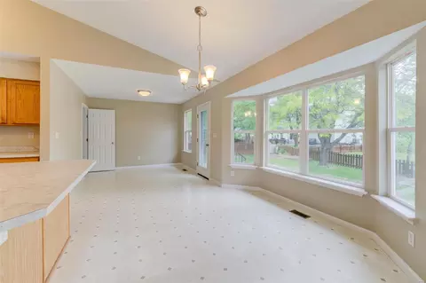 Living - 20 Hampton Winds Ln, O'fallon, MO 63368 photo 5 of 7