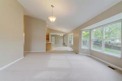 Living - 20 Hampton Winds Ln, O'fallon, MO 63368 photo 4 of 7