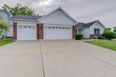 Exterior - 20 Hampton Winds Ln, O'fallon, MO 63368 photo 3 of 10