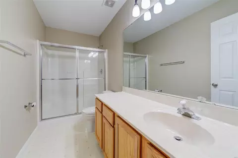 Bath - 20 Hampton Winds Ln, O'fallon, MO 63368 photo 4 of 4