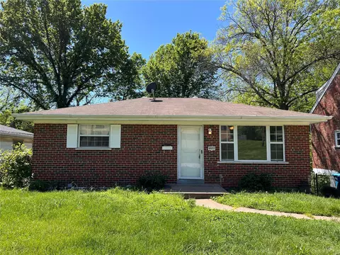 8922 Marcella Ave, Saint Louis, MO 63121