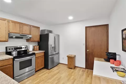 Kitchen - 1010 Pocono Trl, Ballwin, MO 63021 photo 4 of 4