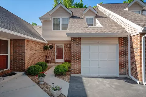 1010 Pocono Trl, Ballwin, MO 63021