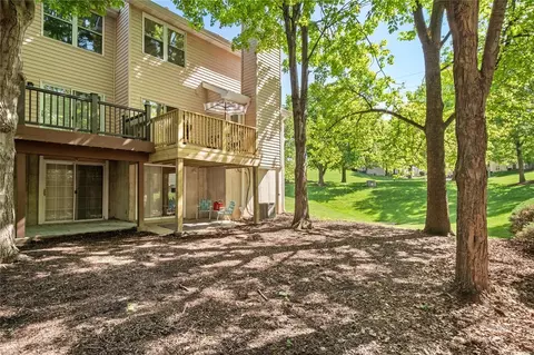 Exterior - 1010 Pocono Trl, Ballwin, MO 63021 photo 5 of 5
