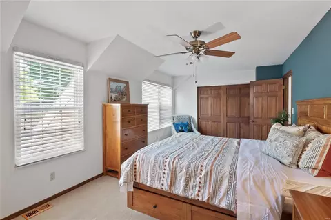 Bedroom - 1010 Pocono Trl, Ballwin, MO 63021 photo 4 of 6