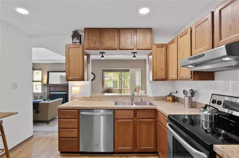 Kitchen - 1010 Pocono Trl, Ballwin, MO 63021 photo 3 of 4