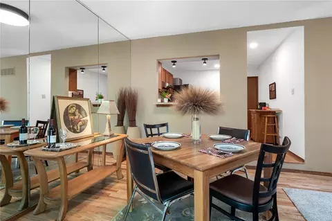 Dining - 1010 Pocono Trl, Ballwin, MO 63021 photo 3 of 4