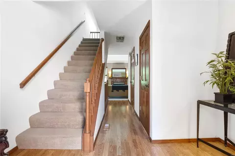 Entry Way - 1010 Pocono Trl, Ballwin, MO 63021 photo 1 of 6