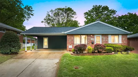 8223 Villaton Dr, Affton, MO 63123
