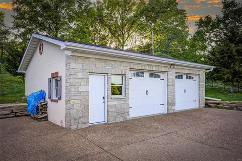 133 Dietrich Rd, Ballwin, MO 63021 photo 5