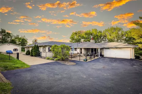133 Dietrich Rd, Ballwin, MO 63021 photo 4